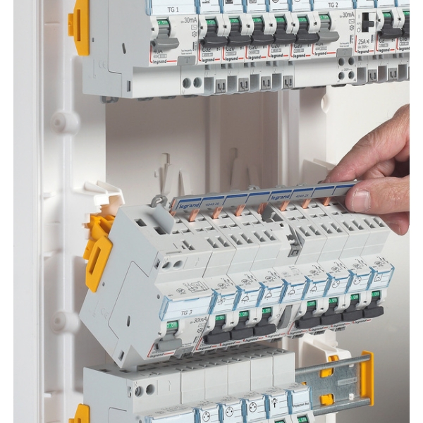 Legrand - Coffret DRIVIA 52 Modules - 4 Rangées de 13M - largeur 250mm - Réf.: 401214