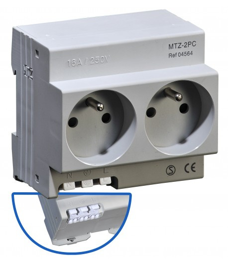 LEGRAND - Triple prise de courant précâblée 3x2P+T horizontale étanche  Plexo 16 A 250 V IP55, à équiper de support plaque ou boîtier saillie 3  postes, avec enjoliveurs gris Réf. 069564L